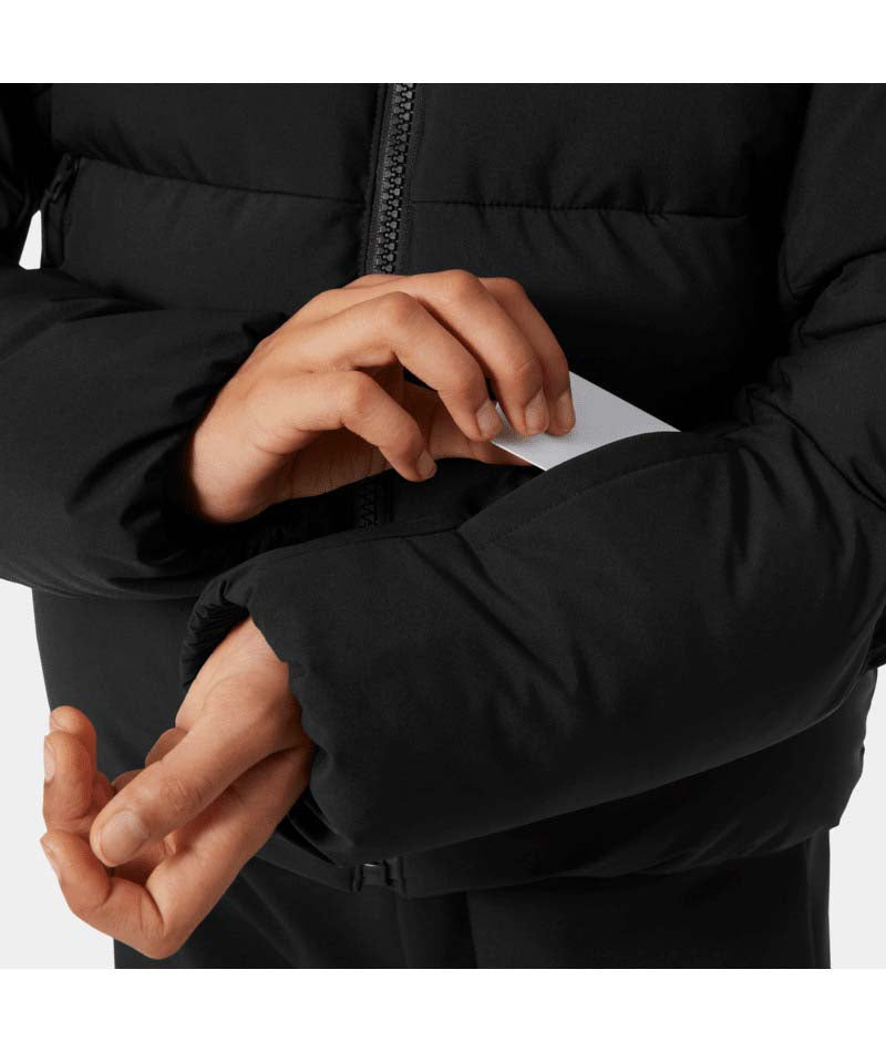 Jr.GirlNoraPuffyJacket-Black puffer jacket with a hood on a white background