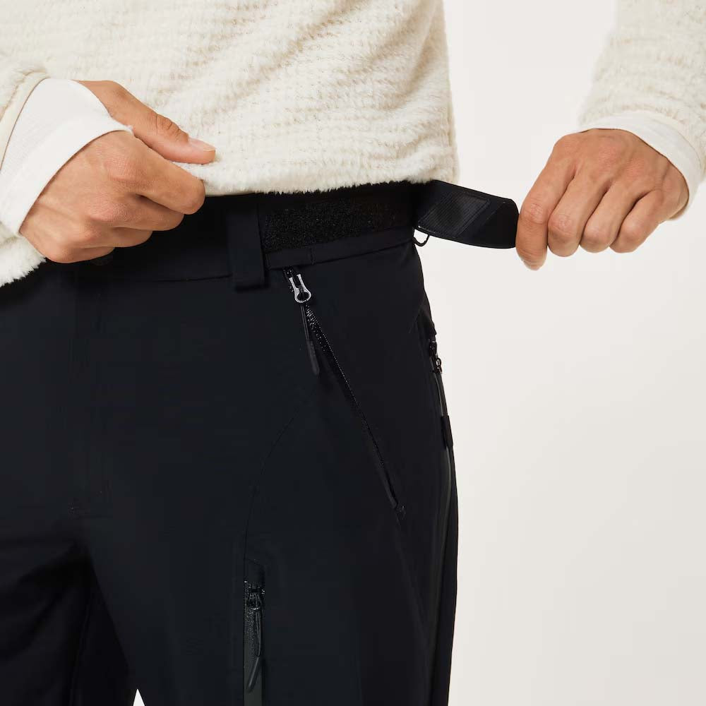 MBowlsGore-TexShellPant-Black pants on a white background