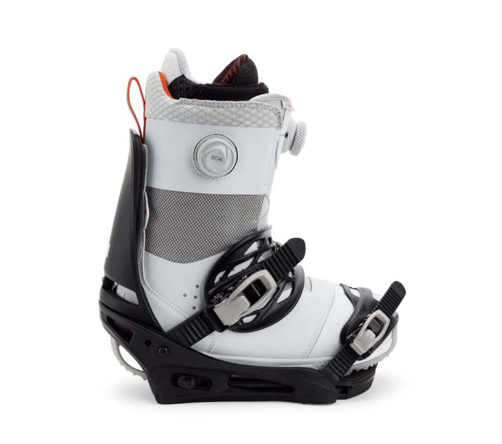 MCartelReFlexSBBinding-Black snowboard binding on a white background