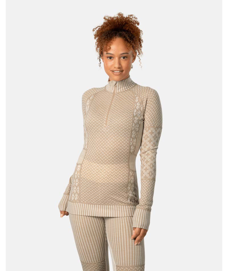 Smekker1_2ZipBaseLayer-Beige knitted sweater with a pattern on a white background