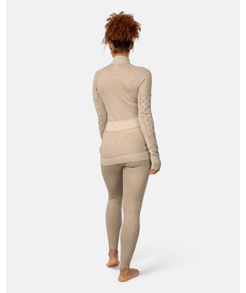 Smekker1_2ZipBaseLayer-Beige knitted sweater with a pattern on a white background