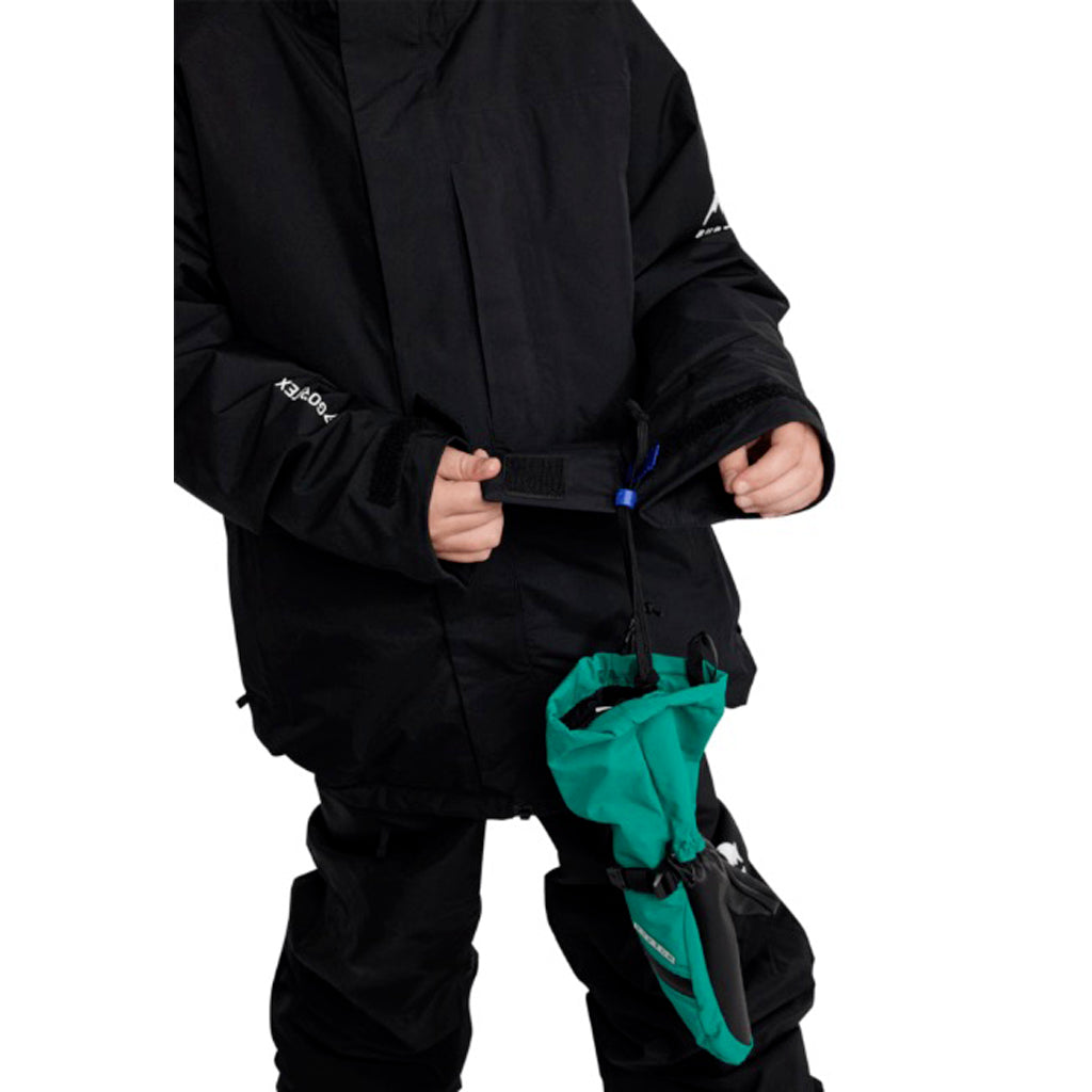 KPowlineGORE-TEX2LJacket-Person wearing a black jacket with on a white background