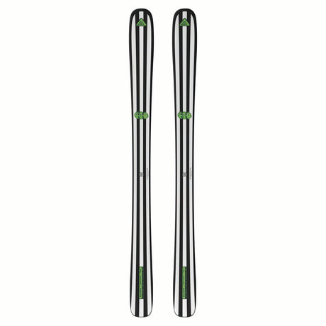 NDEPARTTEN- Two skis with green bindings on a white background