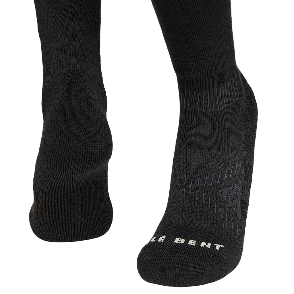 Light Cushion Logo Snow Sock-Black socks with a brand logo on a white background