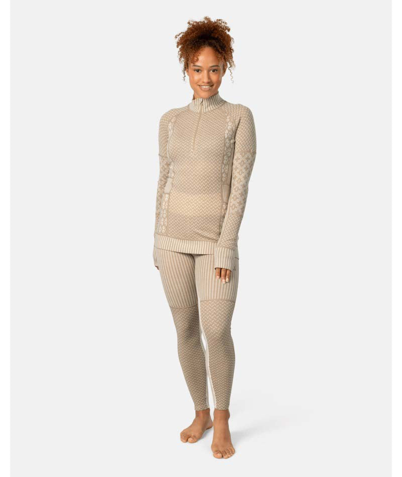 Smekker1_2ZipBaseLayer-Beige knitted sweater with a pattern on a white background
