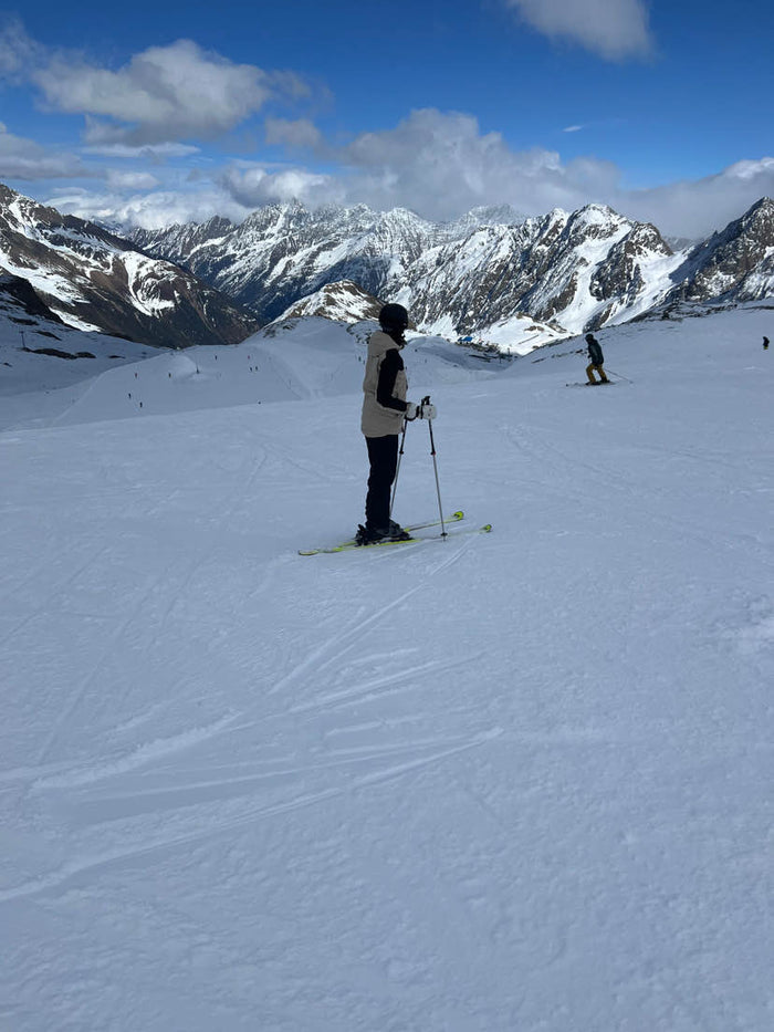 Shubh skiing